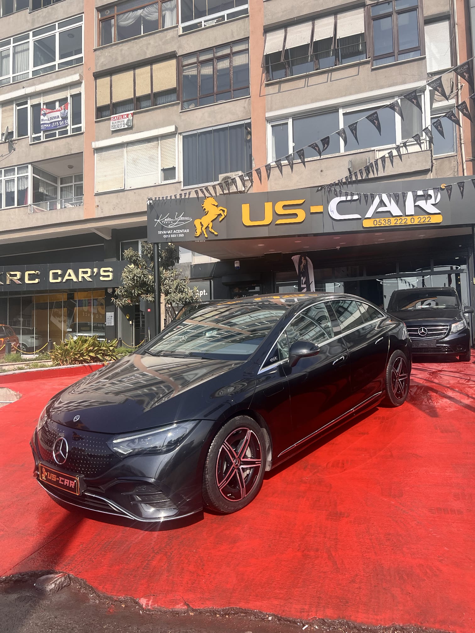 Mercedes EQE - 4
