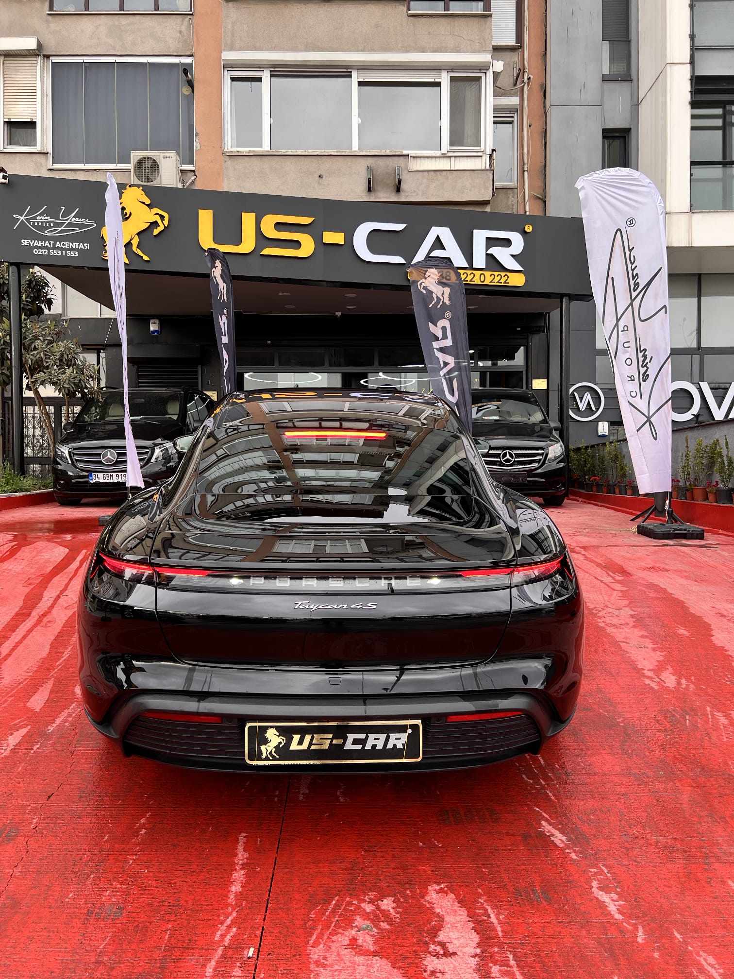 Porsche Taycan - 8