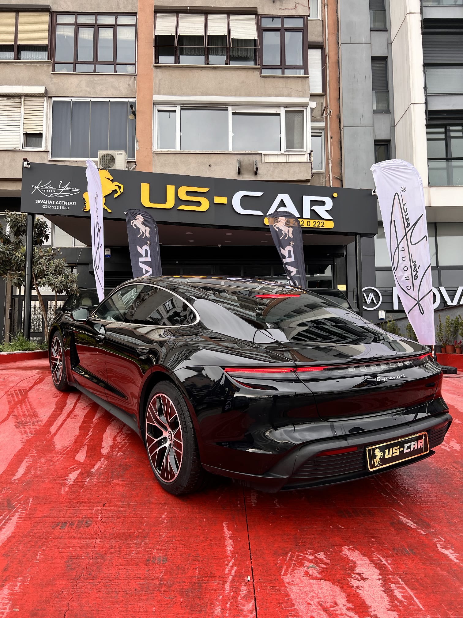 Porsche Taycan - 9